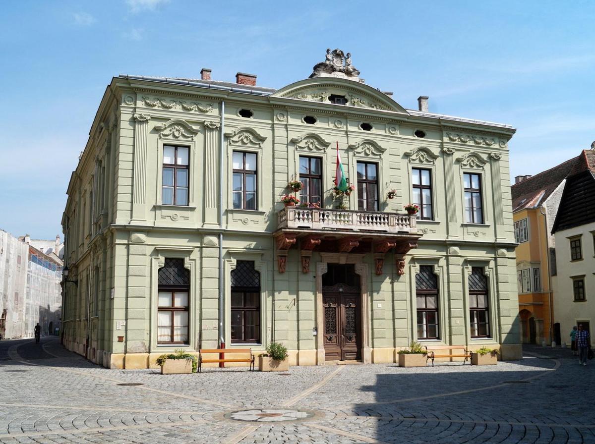 Belvárosi Erdész-lak Sopron Extérieur photo